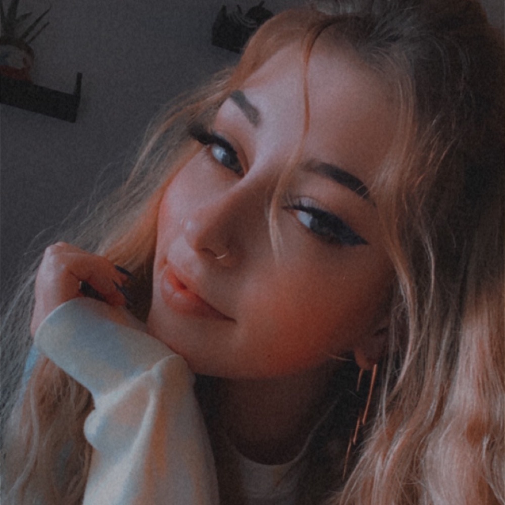 Meet your Posher, Olivia